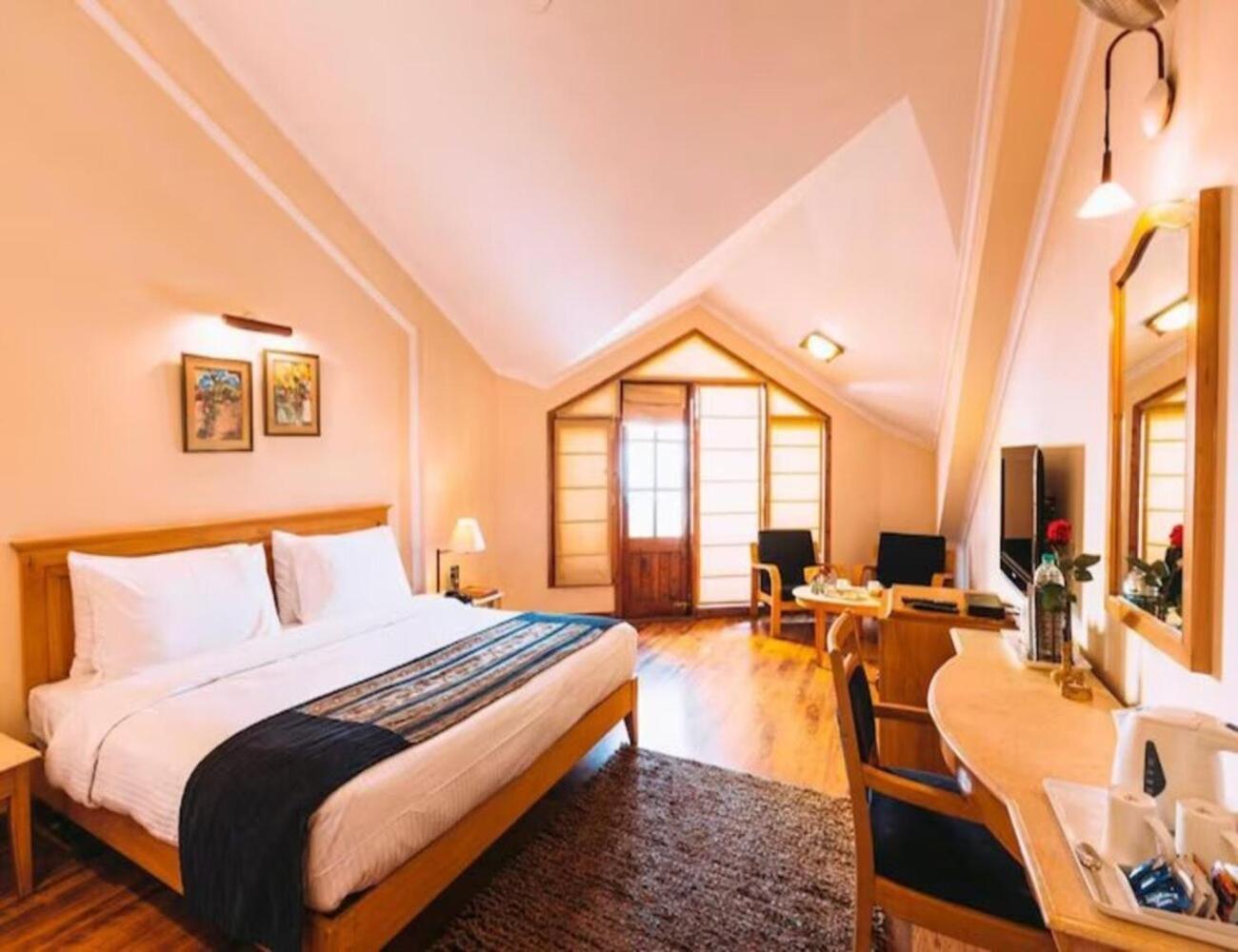 Hotel Willow Banks - Boutique 4 Star Hotel On The Mall Road Shimla Eksteriør billede