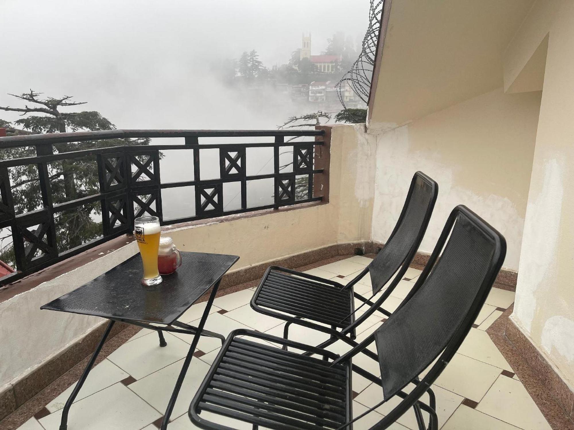 Hotel Willow Banks - Boutique 4 Star Hotel On The Mall Road Shimla Eksteriør billede
