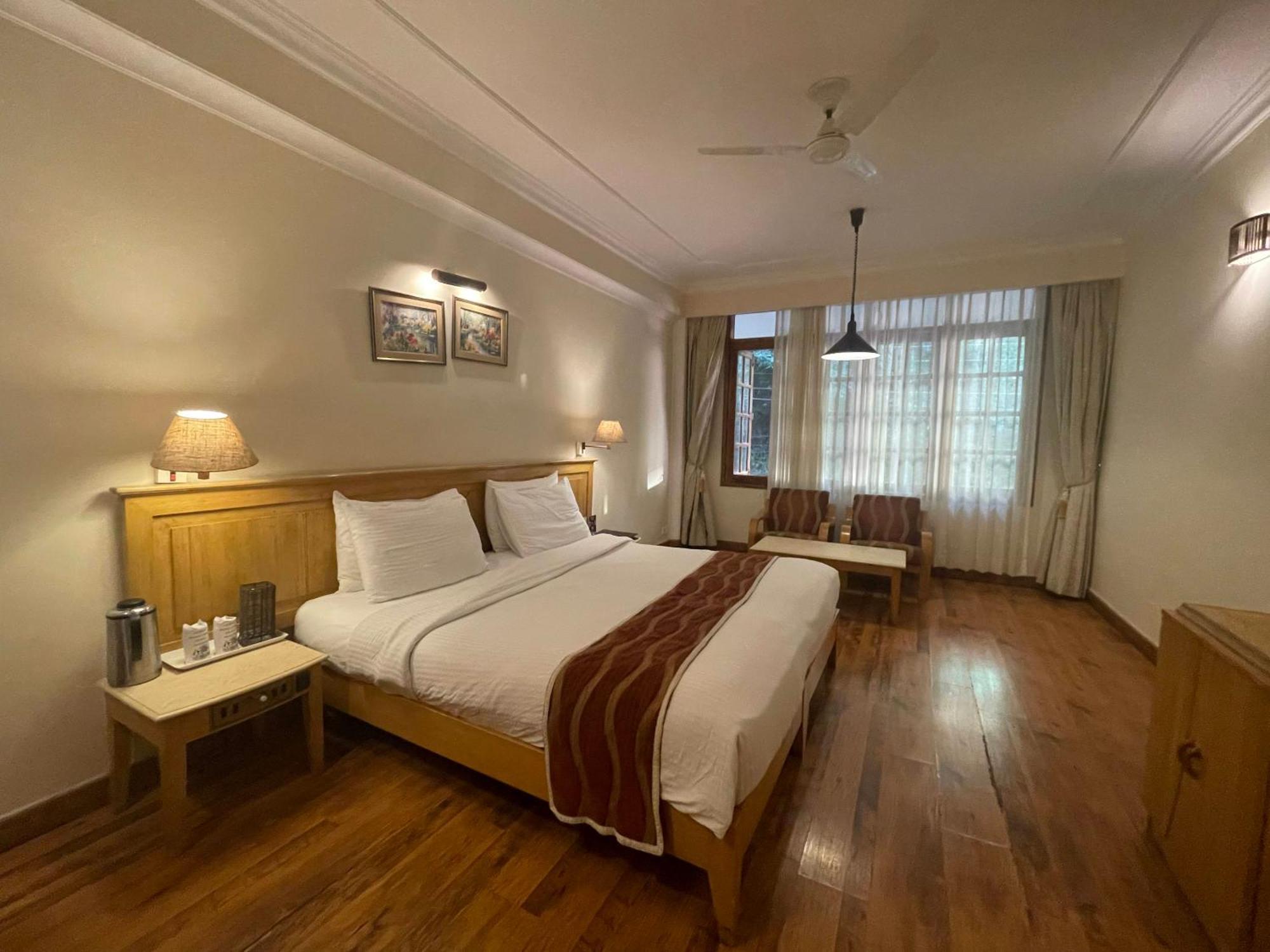 Hotel Willow Banks - Boutique 4 Star Hotel On The Mall Road Shimla Eksteriør billede