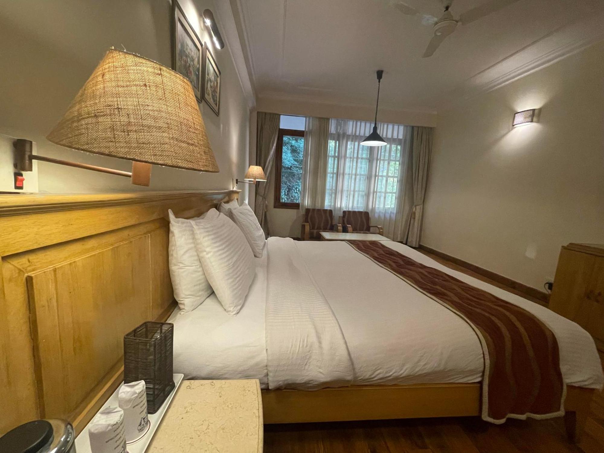 Hotel Willow Banks - Boutique 4 Star Hotel On The Mall Road Shimla Eksteriør billede