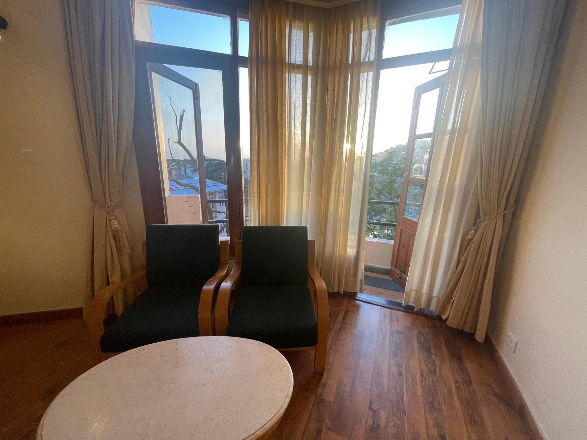 Hotel Willow Banks - Boutique 4 Star Hotel On The Mall Road Shimla Eksteriør billede